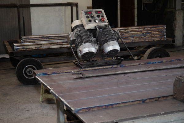 Steel Plate Beveling Preprocessing Station